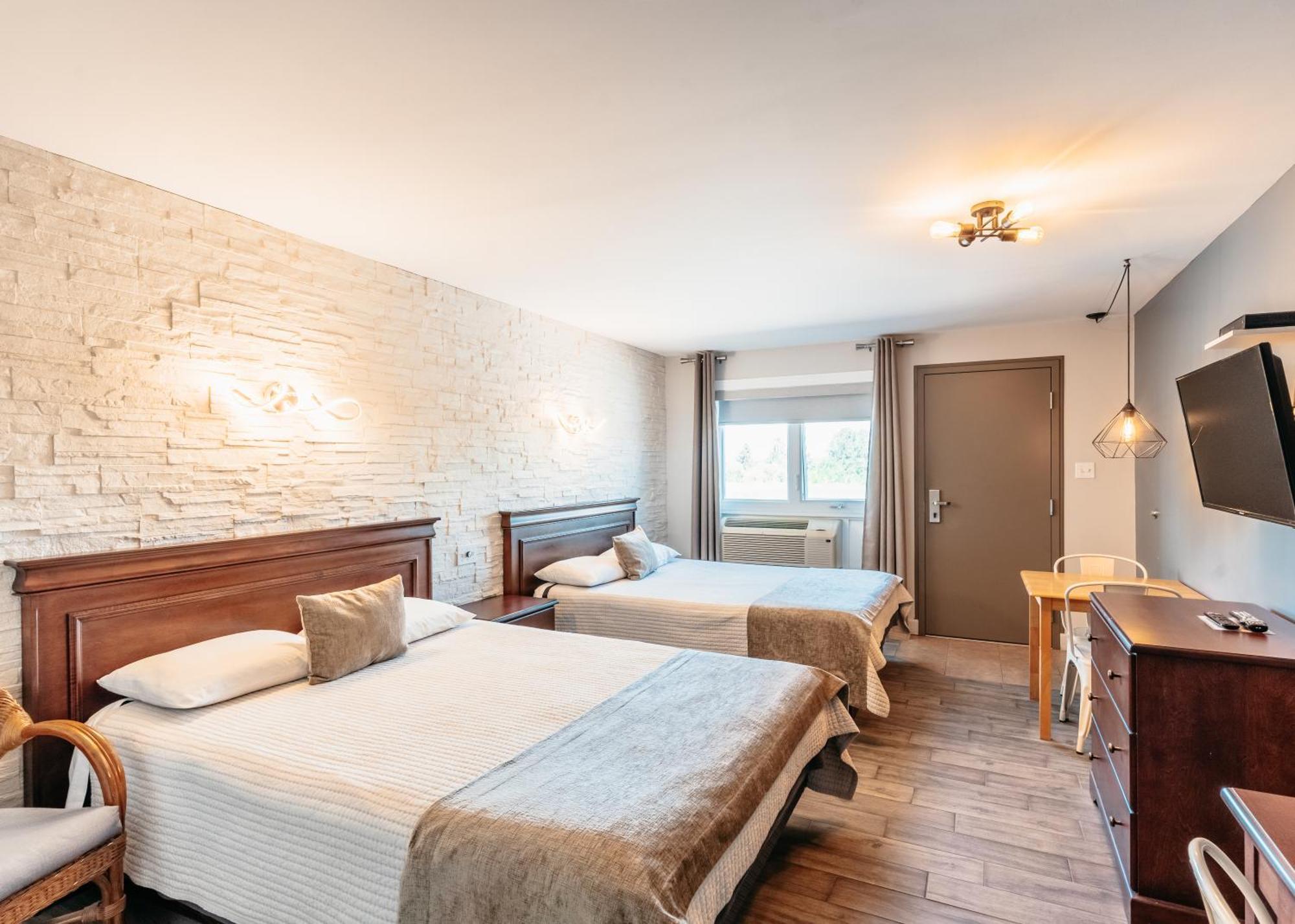 Hotel Motel Le Quiet Лак-Мегантик Экстерьер фото