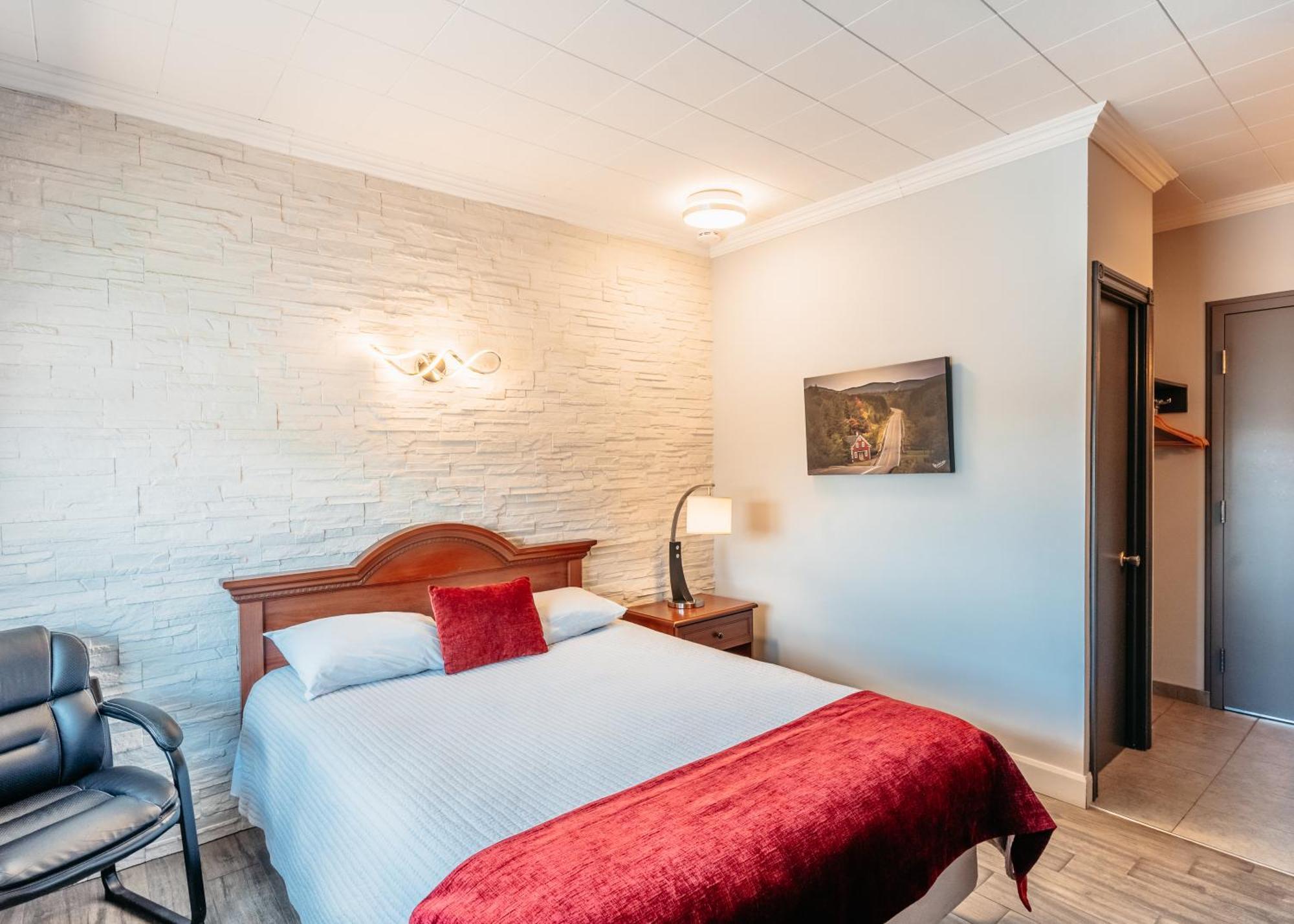 Hotel Motel Le Quiet Лак-Мегантик Экстерьер фото