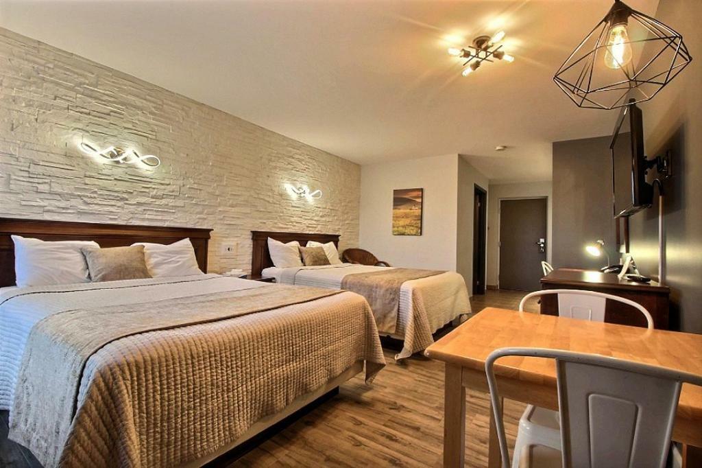 Hotel Motel Le Quiet Лак-Мегантик Экстерьер фото