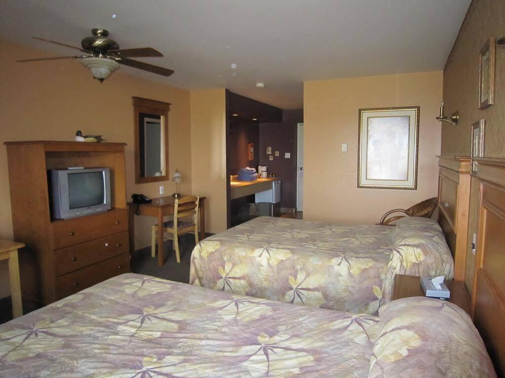 Hotel Motel Le Quiet Лак-Мегантик Экстерьер фото